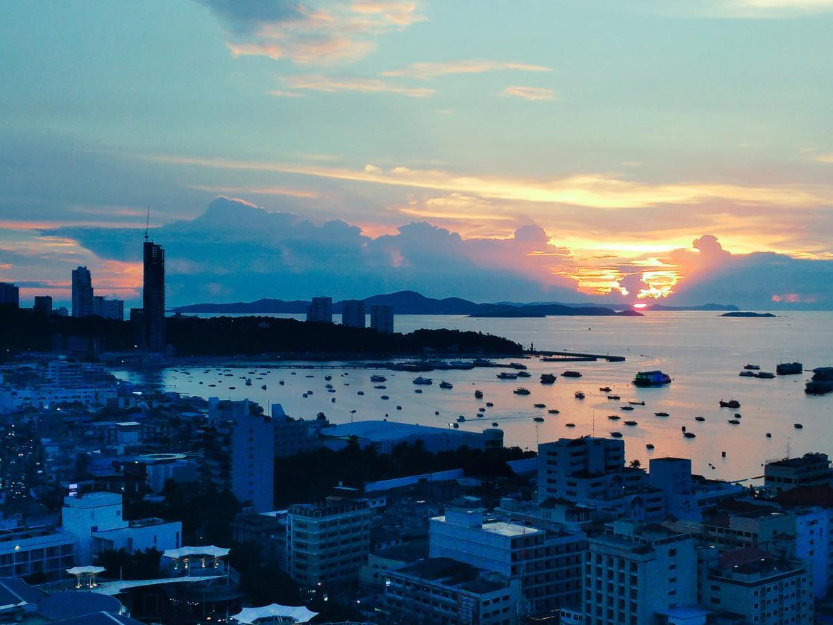 The Base Pattaya 芭提雅基地公寓 Exterior photo